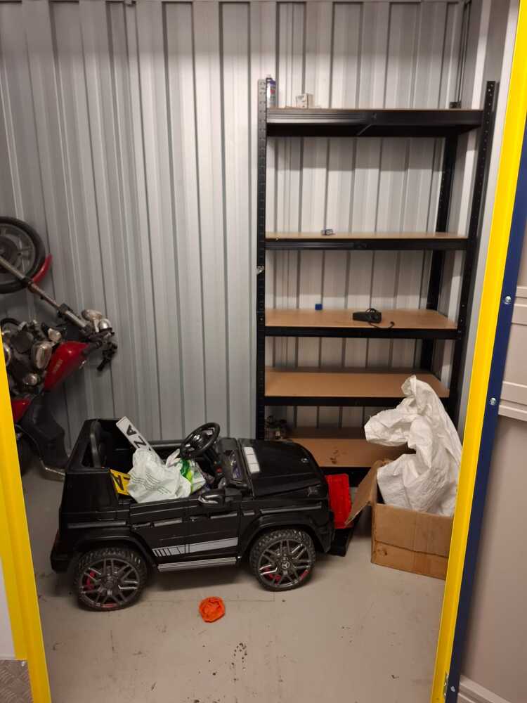 BURNLEY Storage auction IB-1213