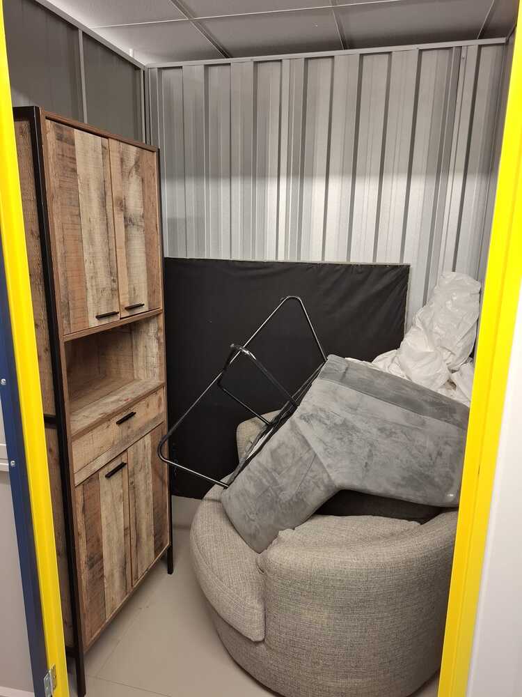 BURNLEY Storage auction IB-6747