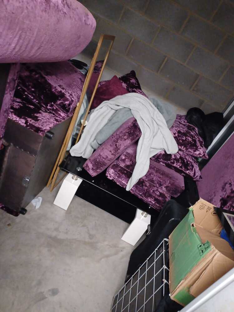 LIVERPOOL Storage Unit auction IB-1873