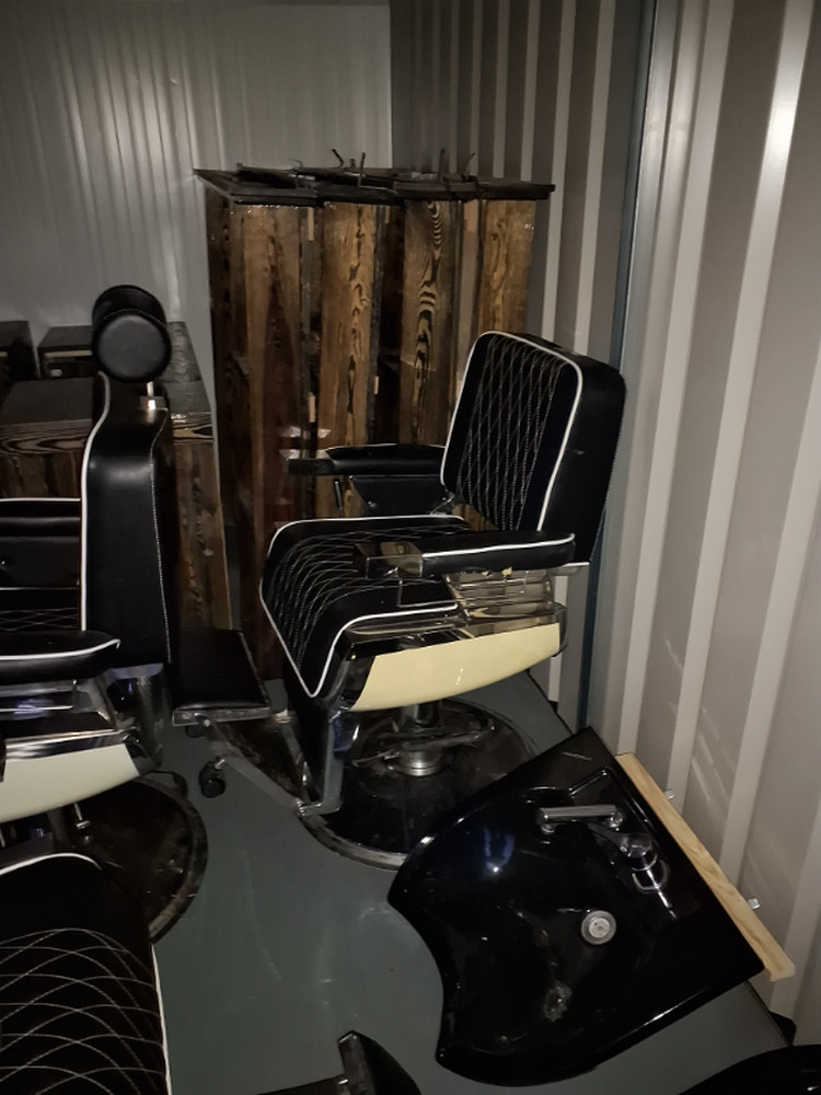 Plymouth Central Storage Unit auction IB-8964