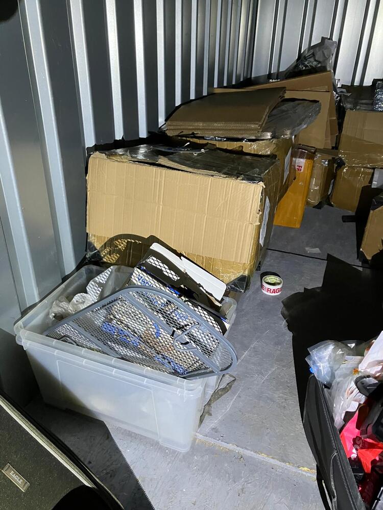 Storebox Stratford Self storage unit auction IB-8756