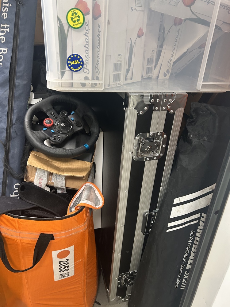 Swanley Storage Unit auction IB-9323