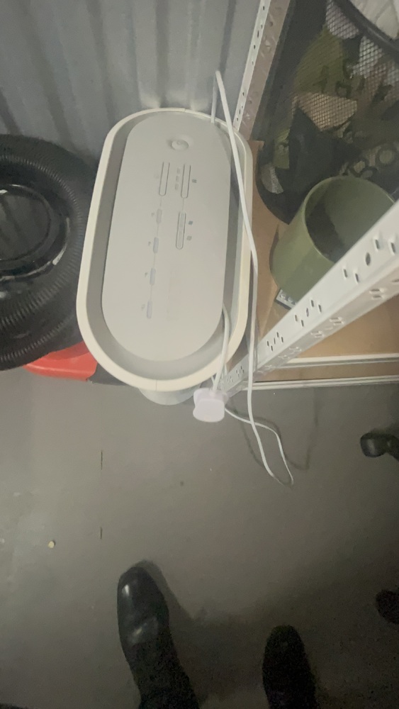 Reading Self storage unit auction IB-2694