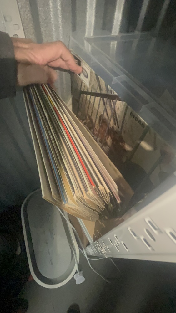 Reading Self storage unit auction IB-2694 23