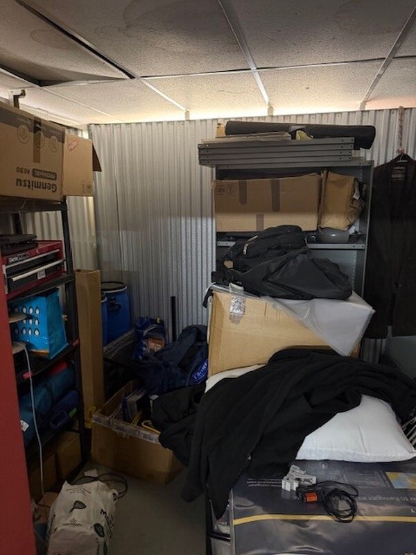 Dartford Storage Unit auction IB-2376