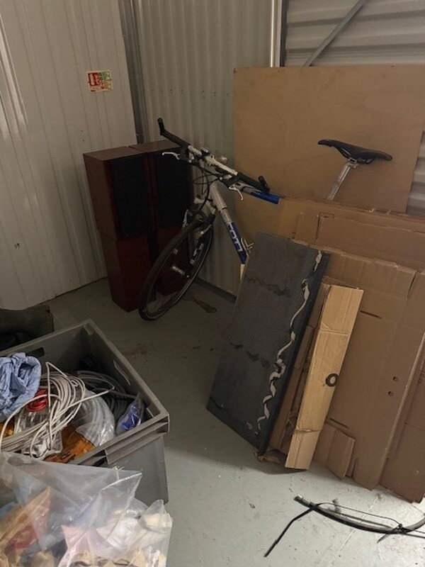 Dartford Storage Unit auction IB-2376