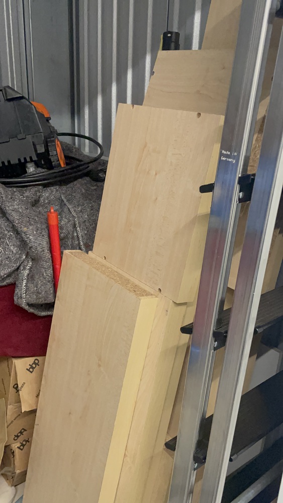 Catford Self storage auction IB-6713