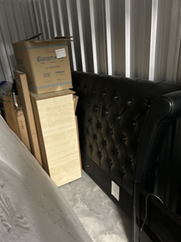 Streatham Storage Unit auction IB-3280 12