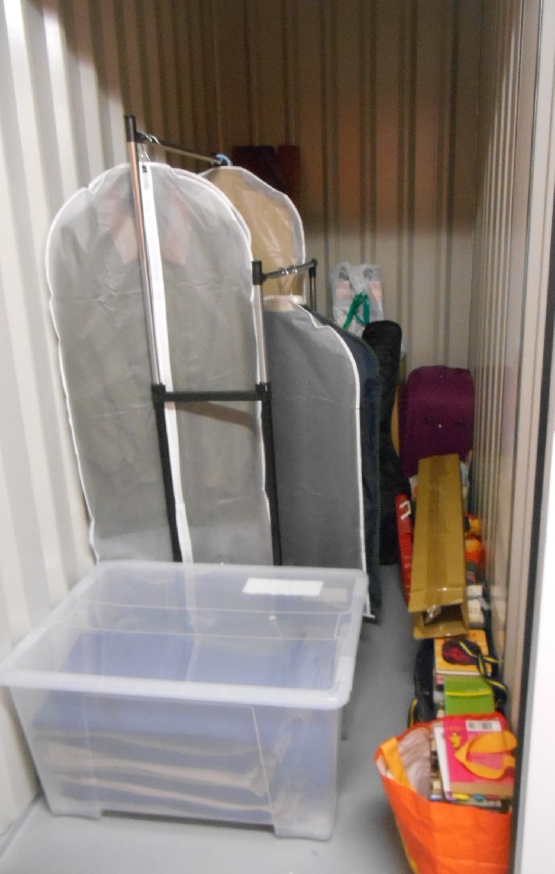 iBidOnStorage.co.uk LoknStore Auction 16570358468406