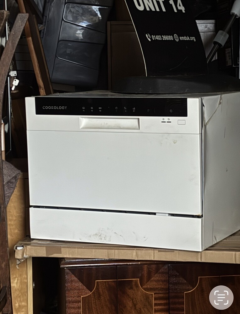 Horsham Storage auction IB-8401