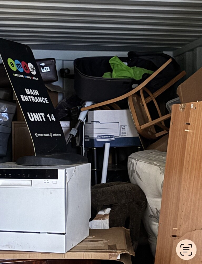 Horsham Self storage unit auction IB-8401