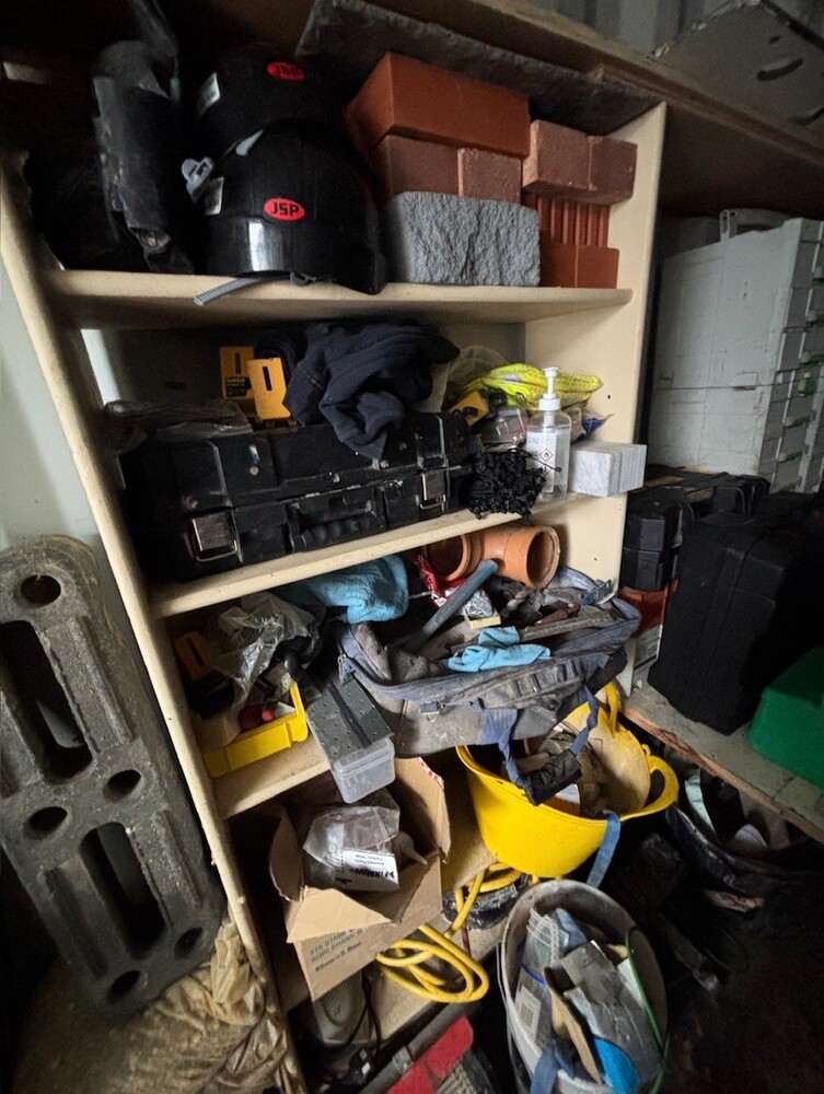 Horsham Storage auction IB-9621