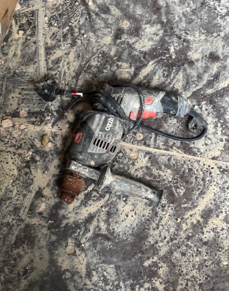 Horsham Self storage auction IB-9621