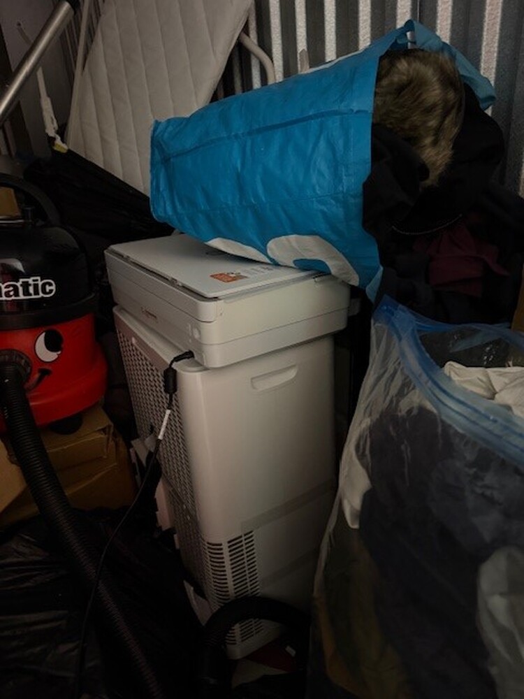 Dartford Self storage unit auction IB-6546