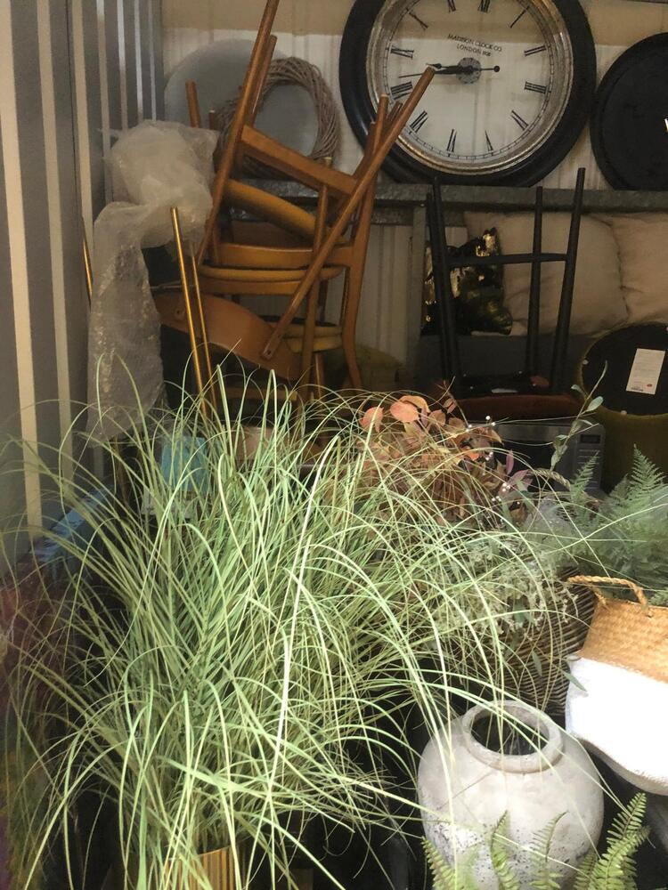 Eastbourne Storage Unit auction IB-5146 12