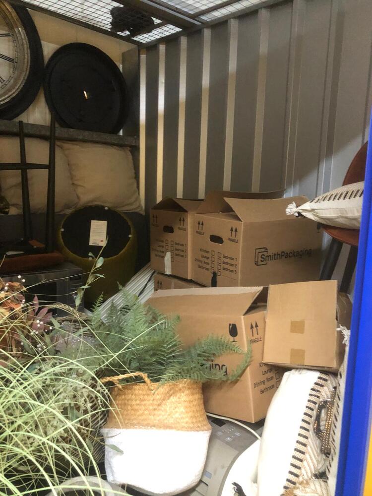 Eastbourne Storage auction IB-5146