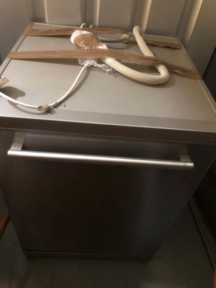 Eastbourne Storage auction IB-5146 40