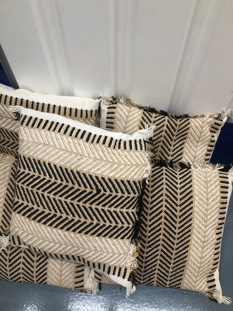 Eastbourne Storage auction IB-5146 110