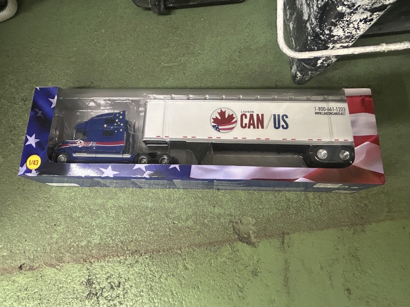 StorageMart Walton-on-Thames  storage facility unit auction IB-8482