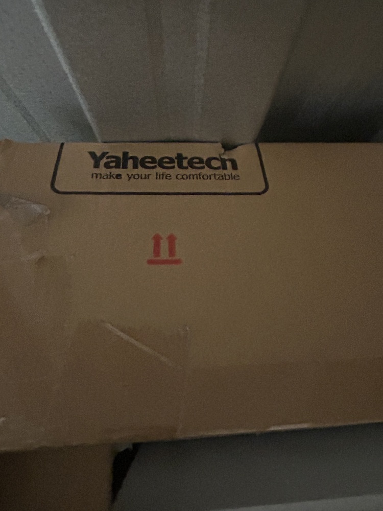 StorageMart Walton-on-Thames  Storage auction IB-2433