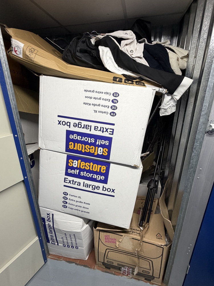 Earls Court storage facility unit auction IB-5176 16