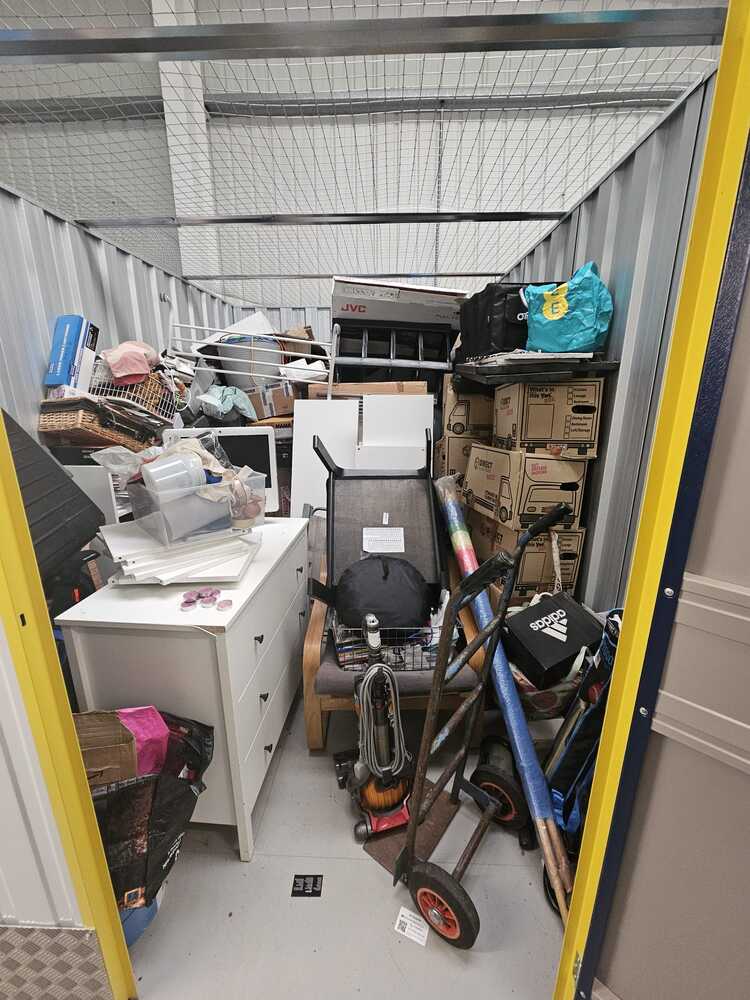 BARNSLEY Storage auction IB-9916