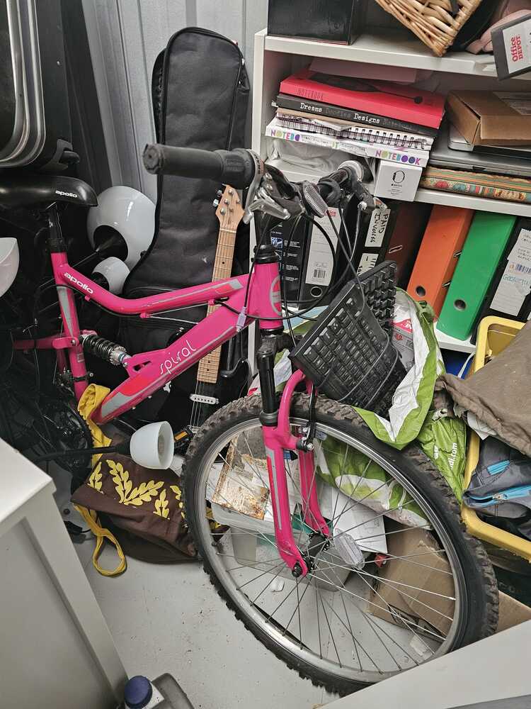 BARNSLEY storage facility unit auction IB-9916