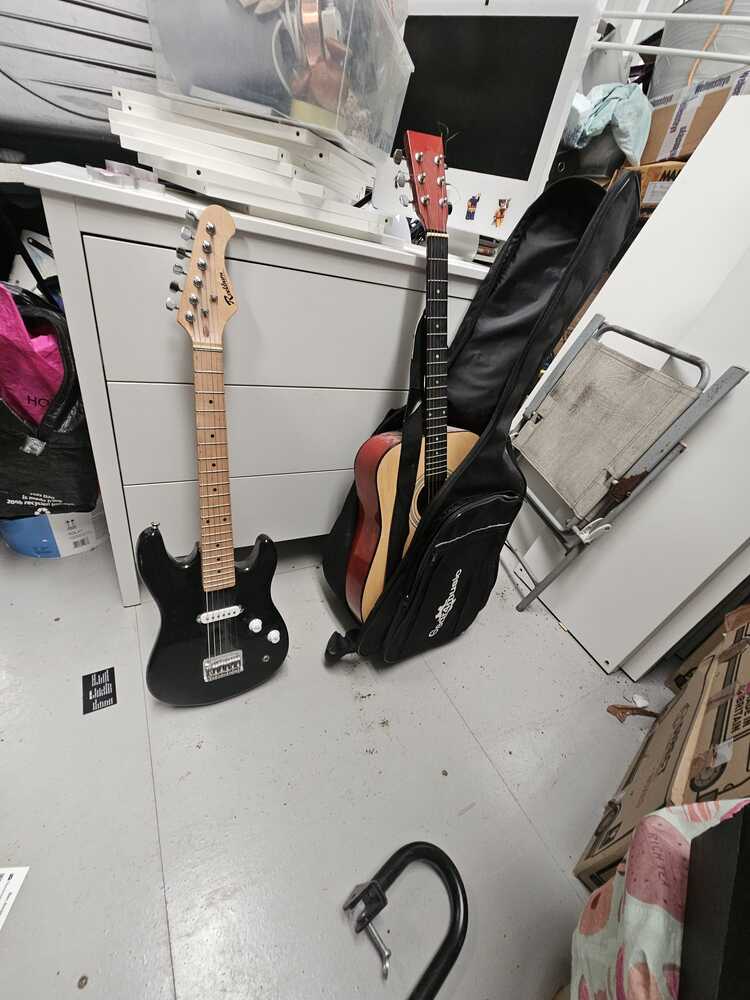 BARNSLEY Storage Unit auction IB-9916