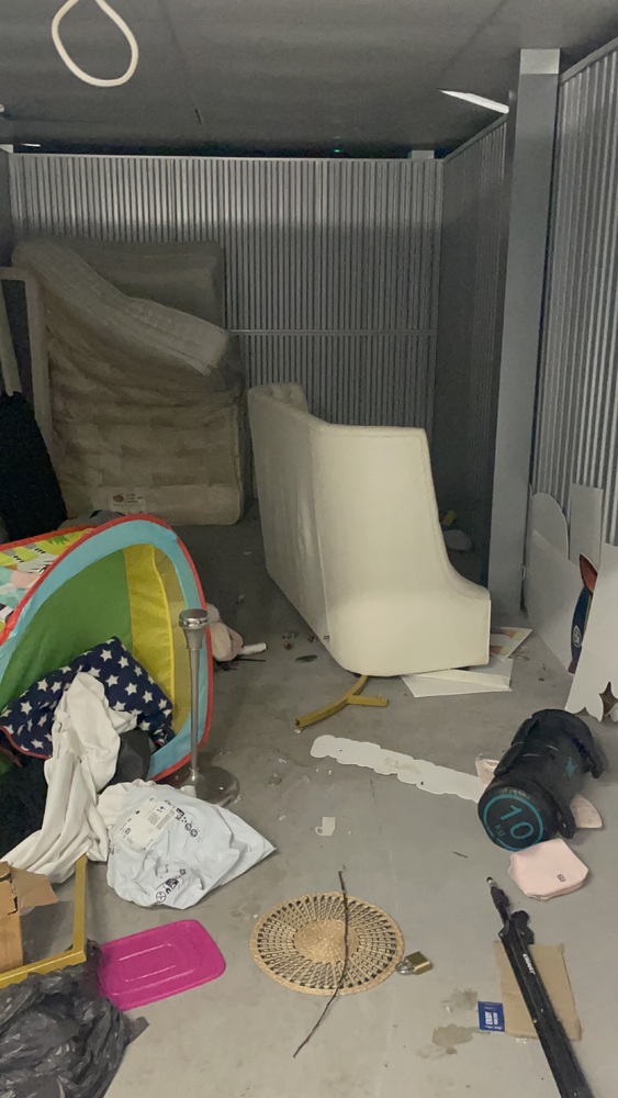 Sydenham Storage Unit auction IB-7584