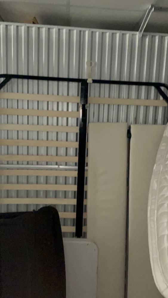 Sydenham Self storage auction IB-7584