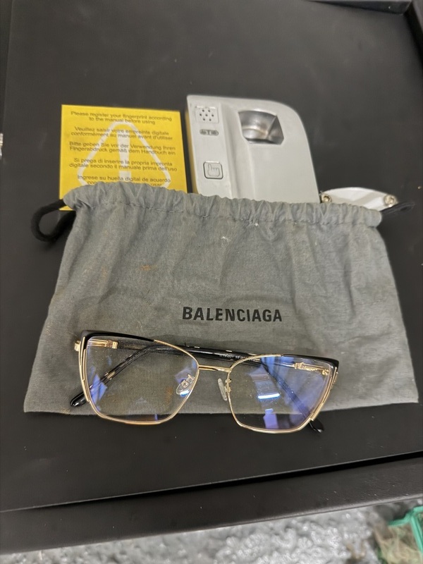 Notting Hill Storage auction IB-9853