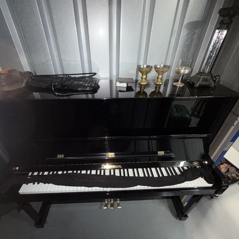 Paddington Storage auction IB-9814