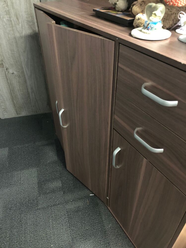 Gainsborough storage facility unit auction IB-3674