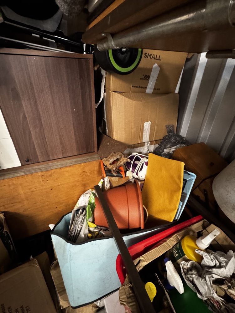 StorageMart Hove Storage auction IB-8355 10