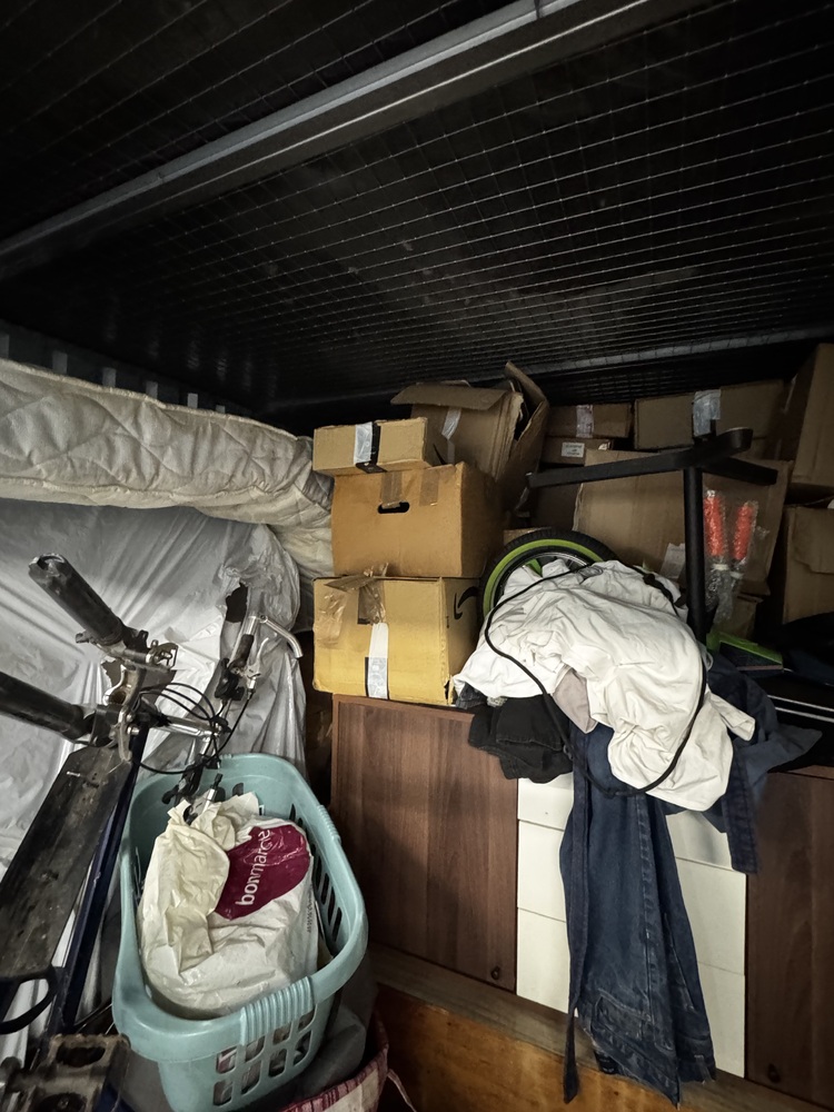 StorageMart Hove storage facility unit auction IB-8355