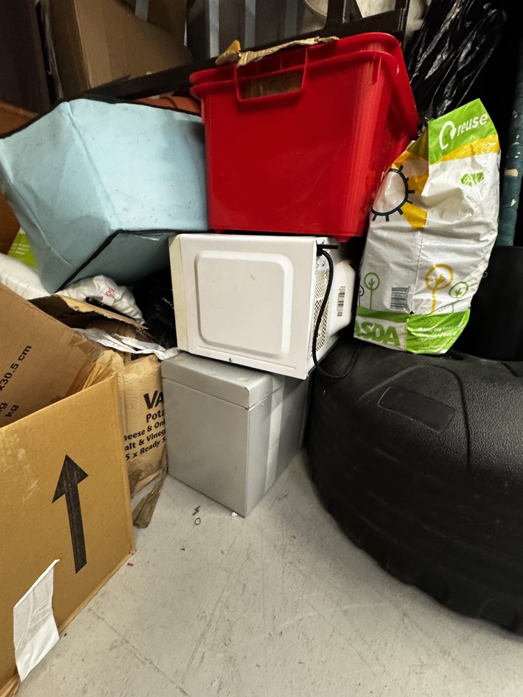 StorageMart Hove Self storage facility auction IB-8355