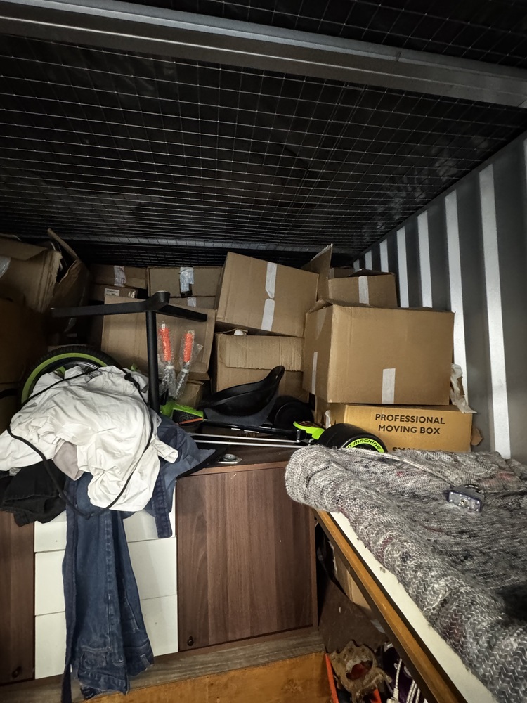 StorageMart Hove Storage Unit auction IB-8355 12