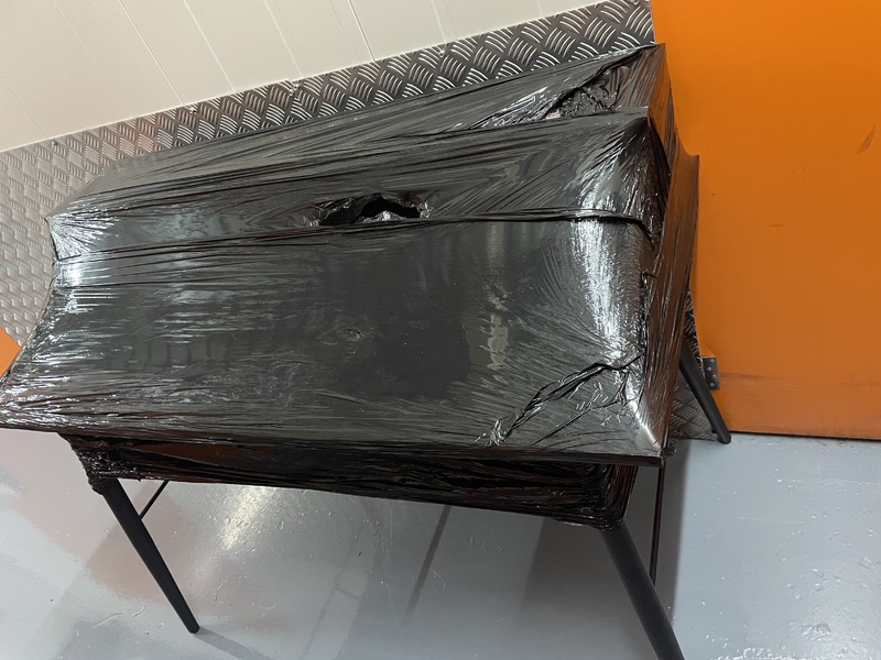 Battersea Park storage facility unit auction IB-9594