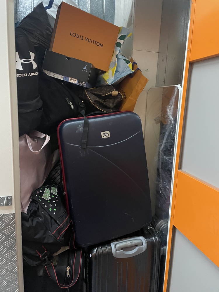 Battersea Park Storage Unit auction IB-3864 12