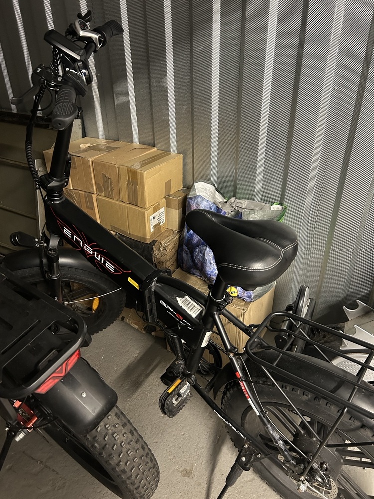 Neasden Storage Unit auction IB-4070