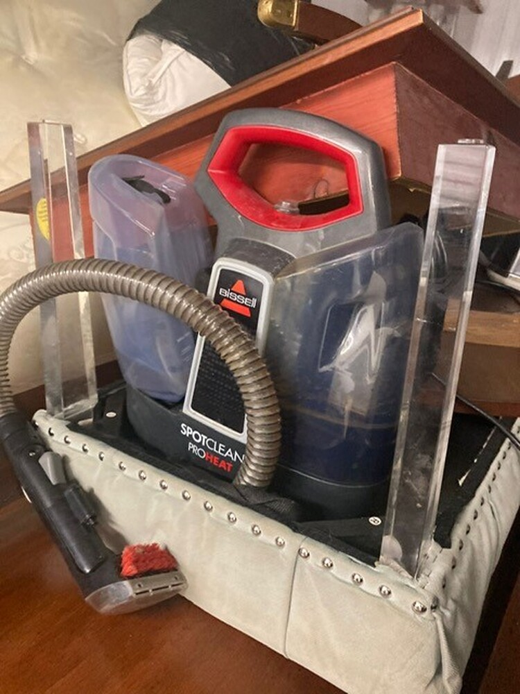 Chesterfield  Self storage auction IB-2733 24