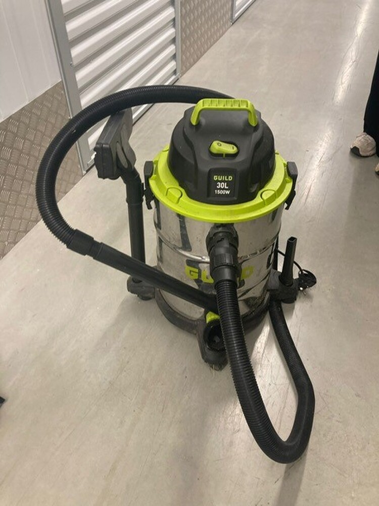 Chesterfield  Storage auction IB-2733 60