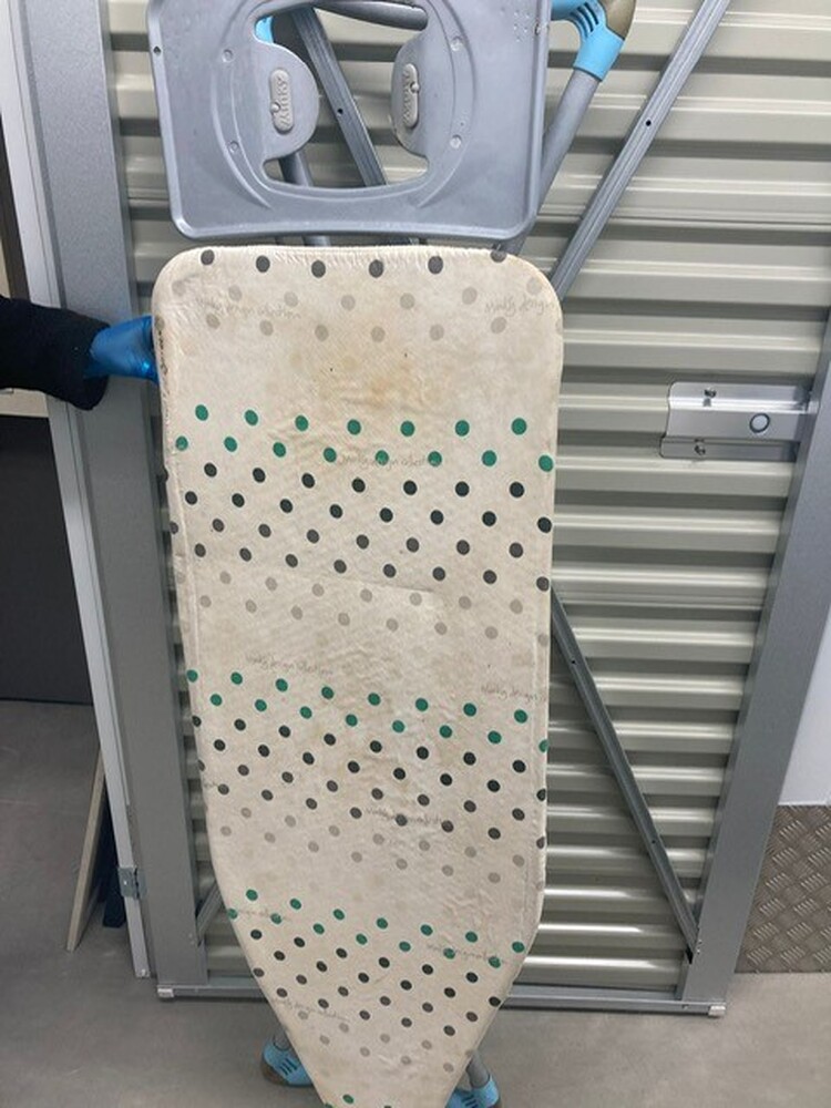 Chesterfield  Storage auction IB-2733 60