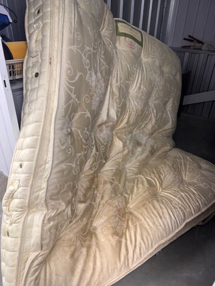 Chesterfield  Storage auction IB-2733 40