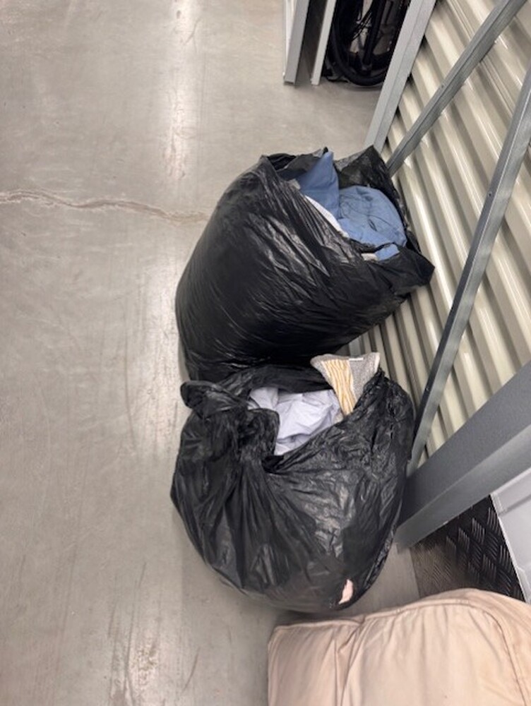 Chesterfield  Storage Unit auction IB-2733 12