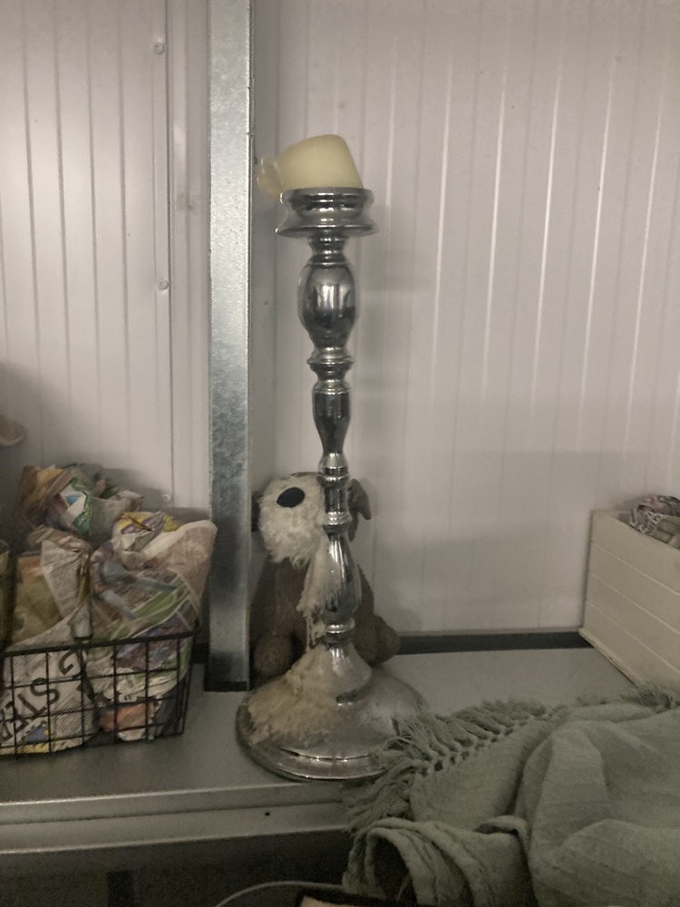 Chesterfield  storage facility unit auction IB-2733 136