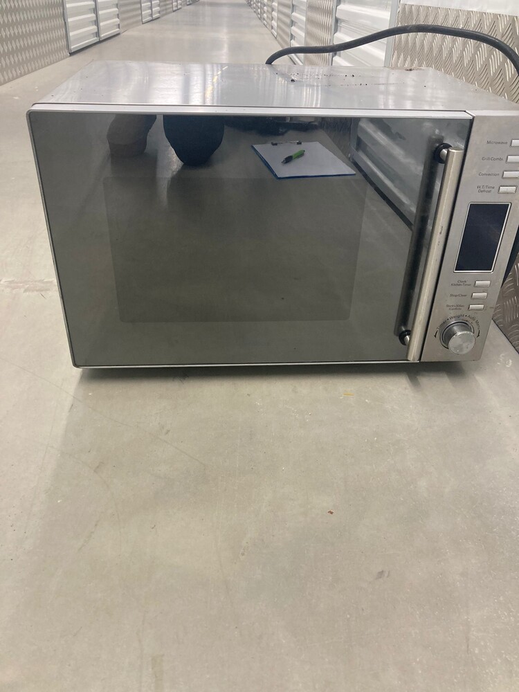 Chesterfield  storage facility unit auction IB-2733 136