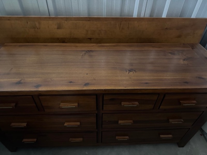 Chesterfield  storage facility unit auction IB-2733 136