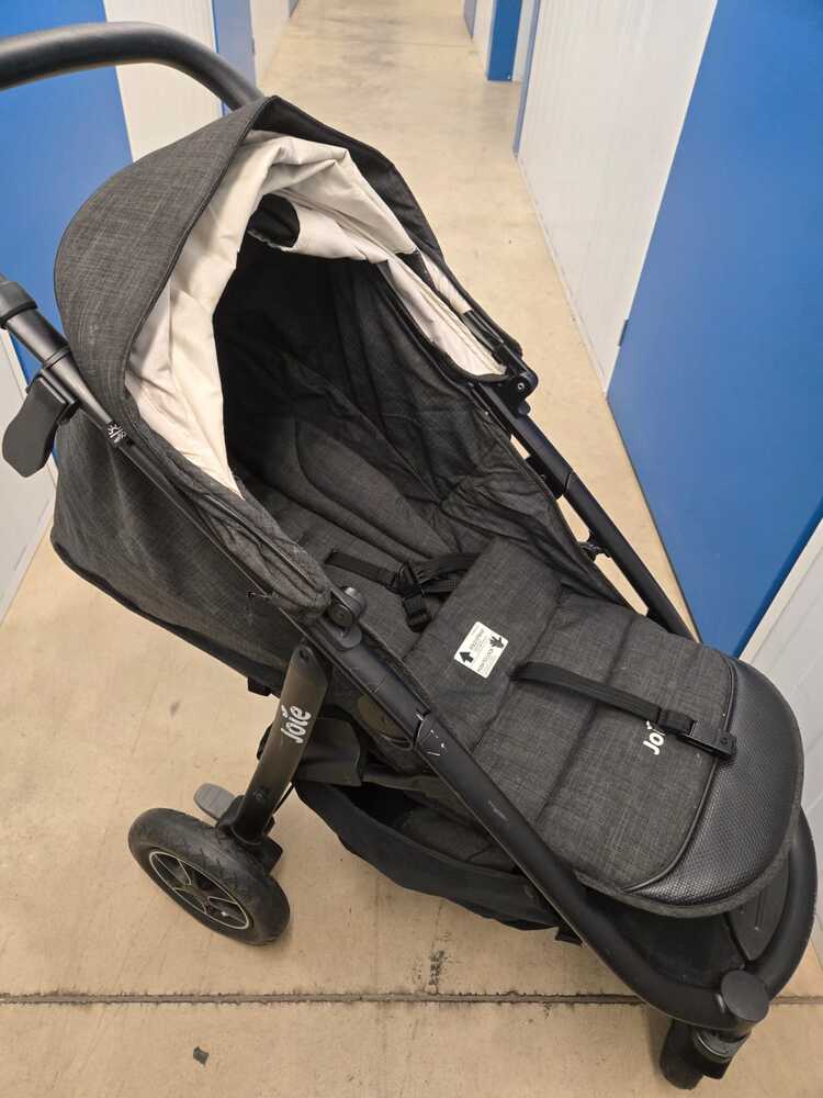 Dunstable storage facility unit auction IB-7842