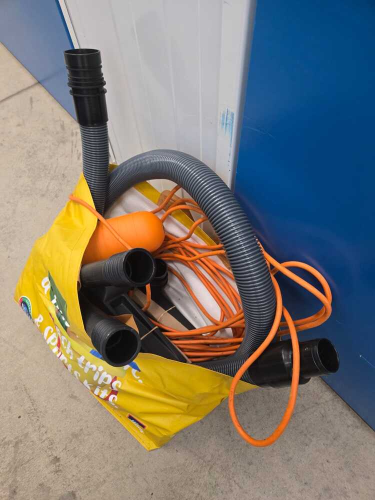 Dunstable Self storage unit auction IB-7842 23